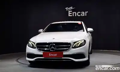 Mercedes-Benz E-Class 2020 2.0 автомат (гидро), миниатюра 3