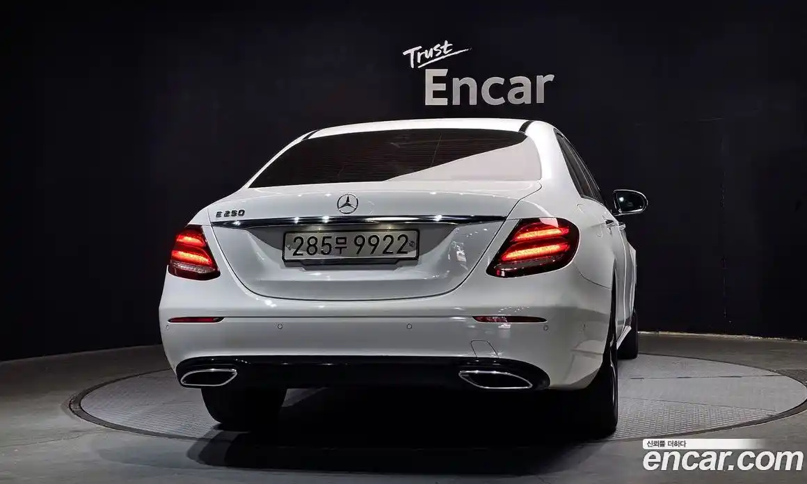 Mercedes-Benz E-Class 2020 2.0 автомат (гидро), фото 4