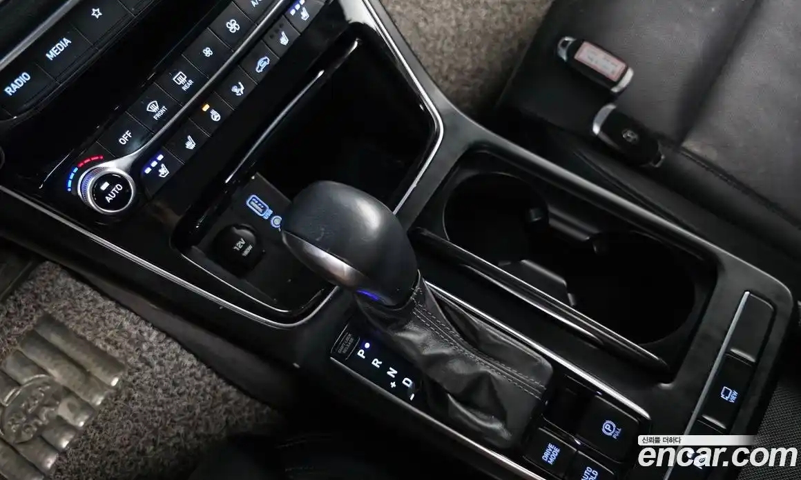 Hyundai Grandeur 2018 2.4 автомат (гидро), фото 11