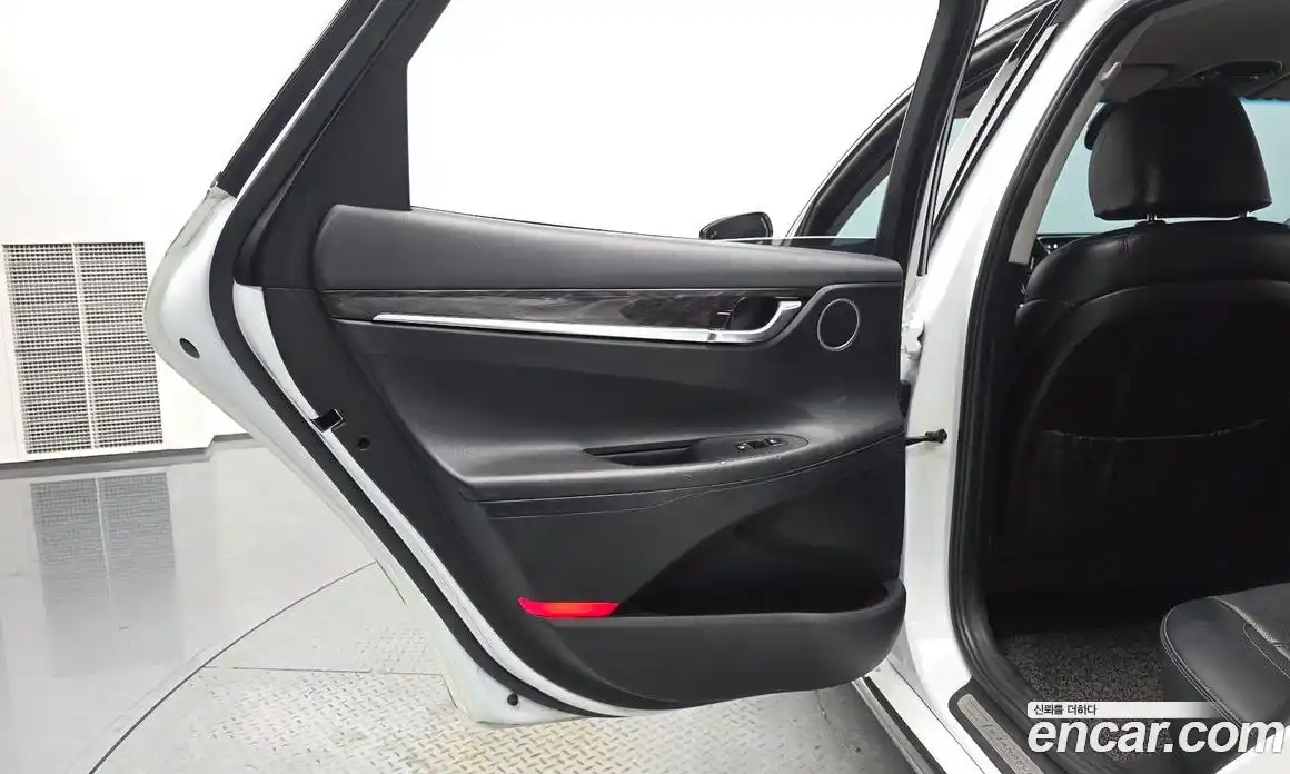 Hyundai Grandeur 2018 2.4 автомат (гидро), фото 14