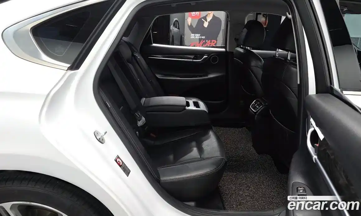 Hyundai Grandeur 2018 2.4 автомат (гидро), фото 16