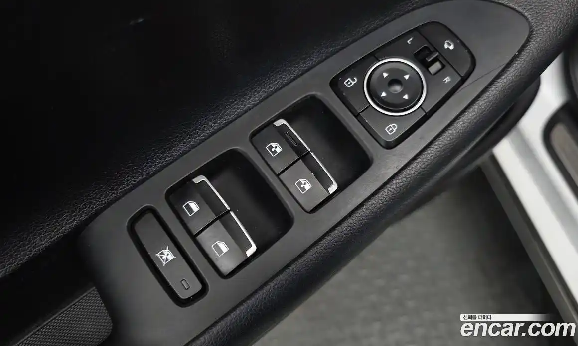 Hyundai Grandeur 2018 2.4 автомат (гидро), фото 27
