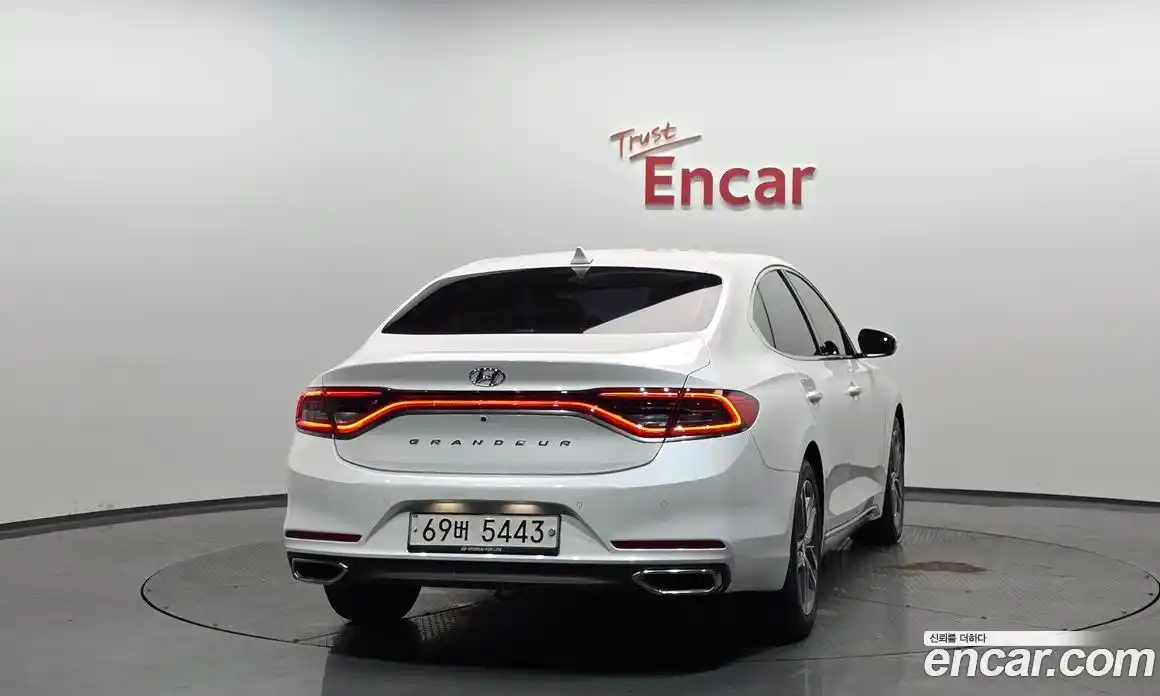 Hyundai Grandeur 2018 2.4 автомат (гидро), фото 3