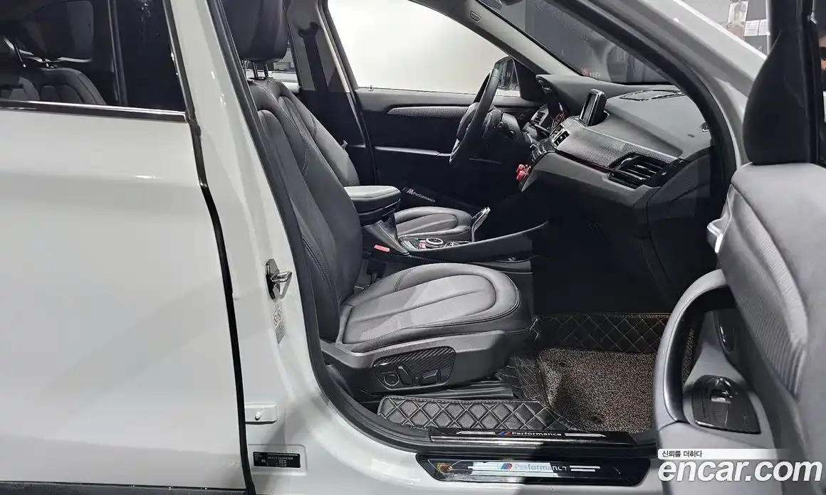 BMW X1 2018 2.0 автомат (гидро), фото 17