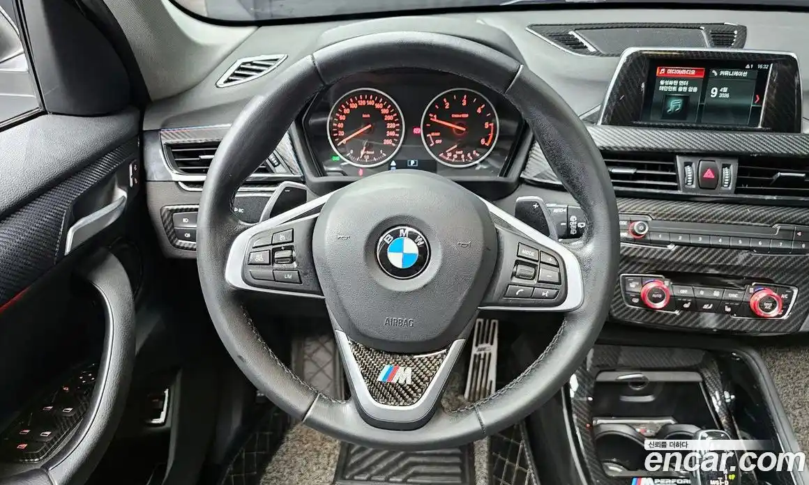 BMW X1 2018 2.0 автомат (гидро), фото 19