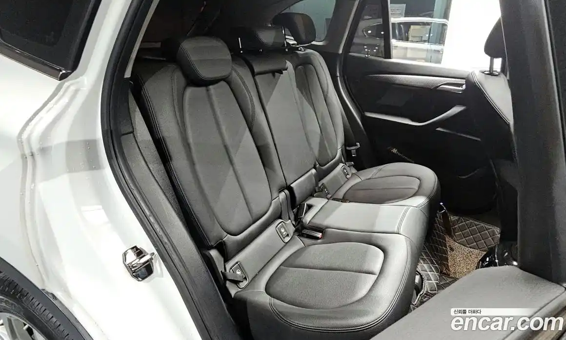 BMW X1 2018 2.0 автомат (гидро), фото 28