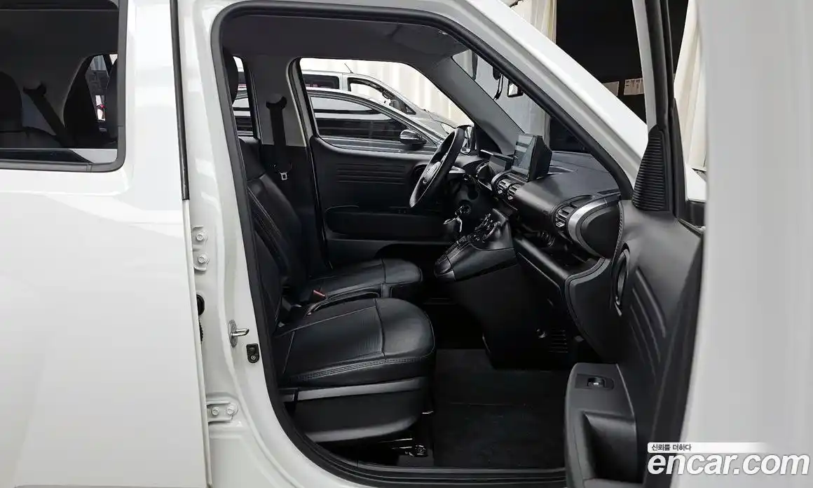 Hyundai Casper 2023 1.0 автомат (гидро), фото 11