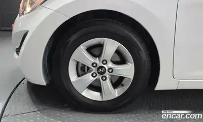 Hyundai Avante 2014 1.6 автомат (гидро), миниатюра 4