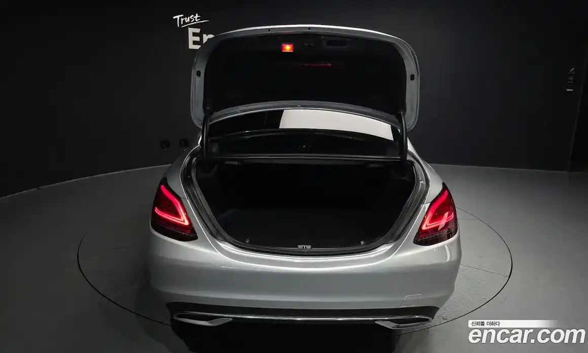 Mercedes-Benz C-Class 2019 1.9 гидро, фото 26 Mercedes-Benz C-Class 2019 1.9 гидро, фото 26