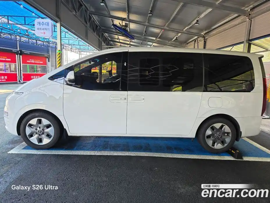 Hyundai Staria 2025 3.5 автомат (гидро), фото 3