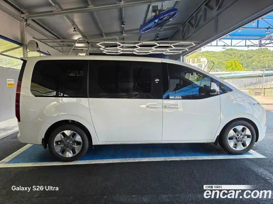 Hyundai Staria 2025 3.5 автомат (гидро), фото 4