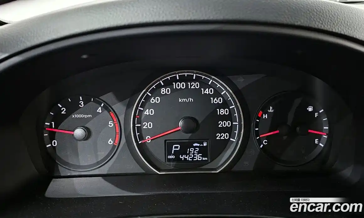 Hyundai Starex 2015 2.5 автомат (гидро), фото 11
