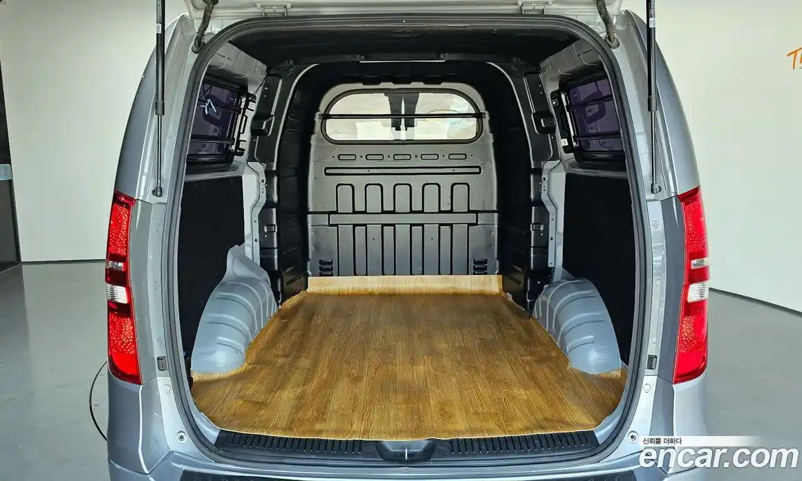 Hyundai Starex 2015 2.5 автомат (гидро), фото 26