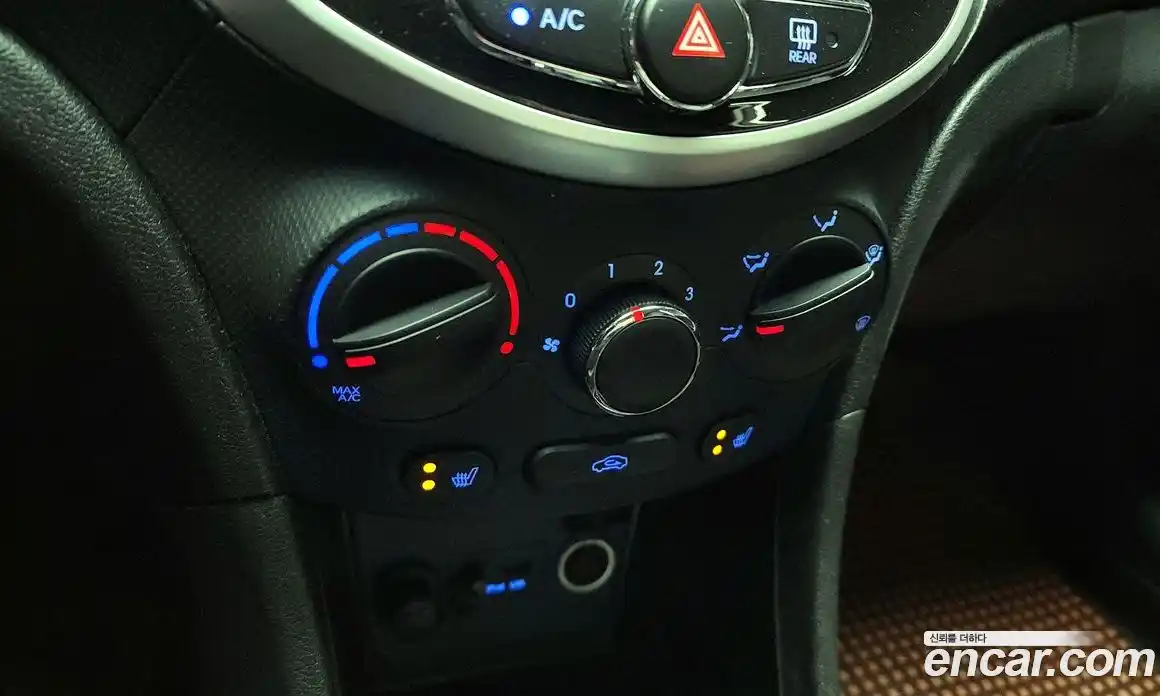 Hyundai Accent 2012 1.4 автомат (гидро), фото 25