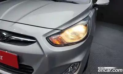 Hyundai Accent 2012 1.4 автомат (гидро), миниатюра 8
