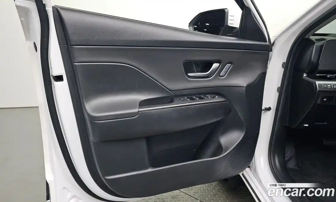Hyundai Kona 2023 0.2 автомат (гидро), фото 14