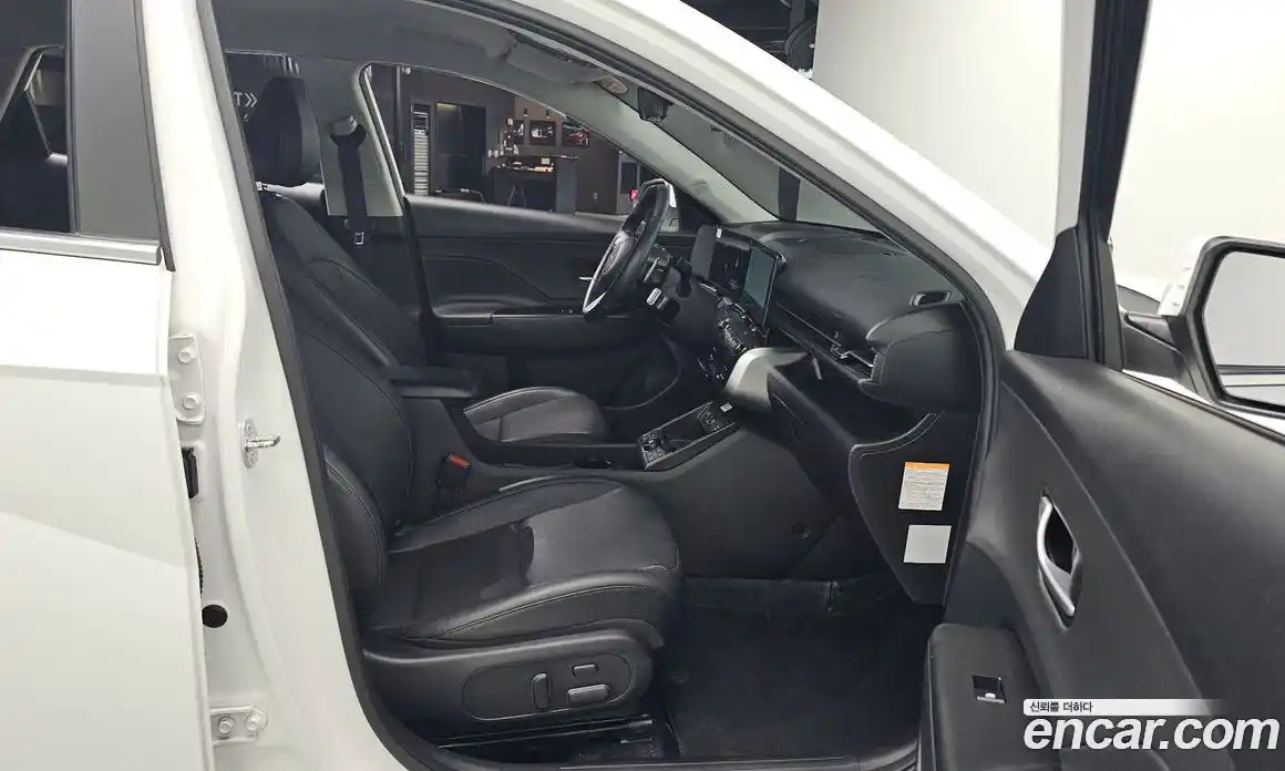 Hyundai Kona 2023 0.2 автомат (гидро), фото 18