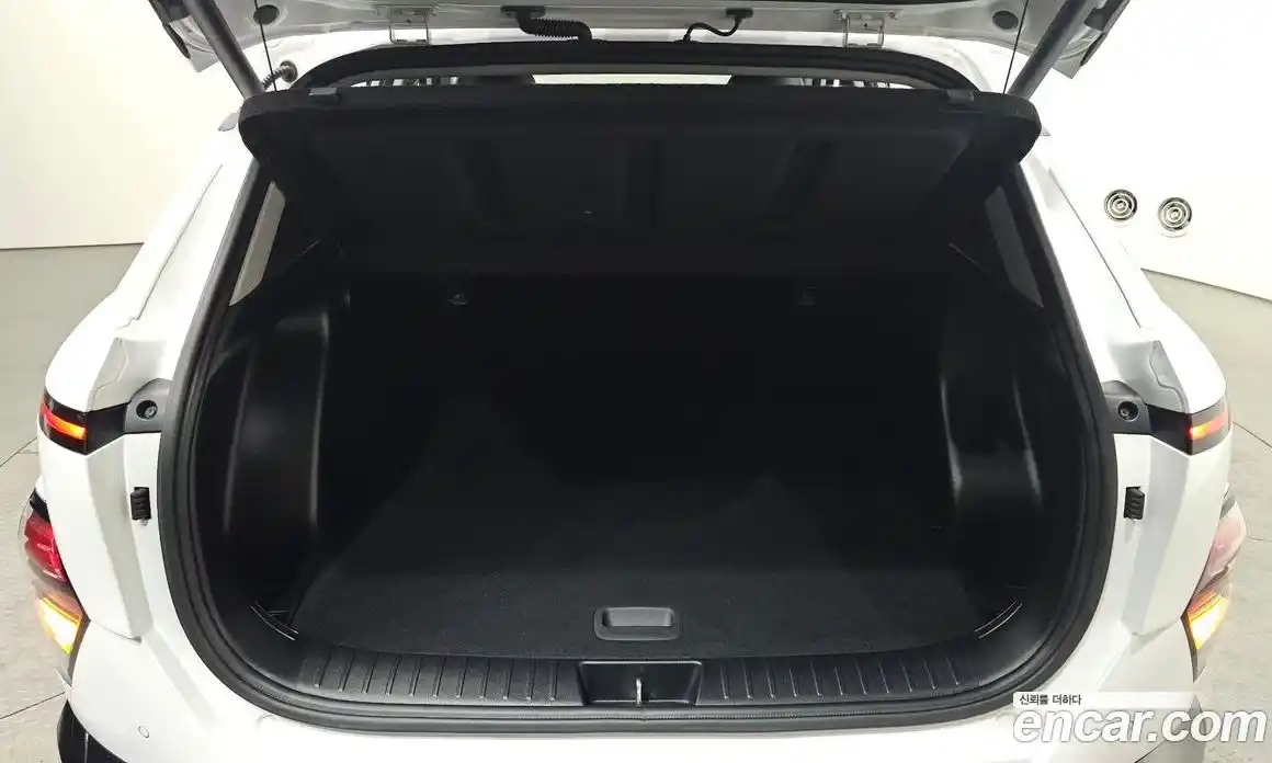 Hyundai Kona 2023 0.2 автомат (гидро), фото 29