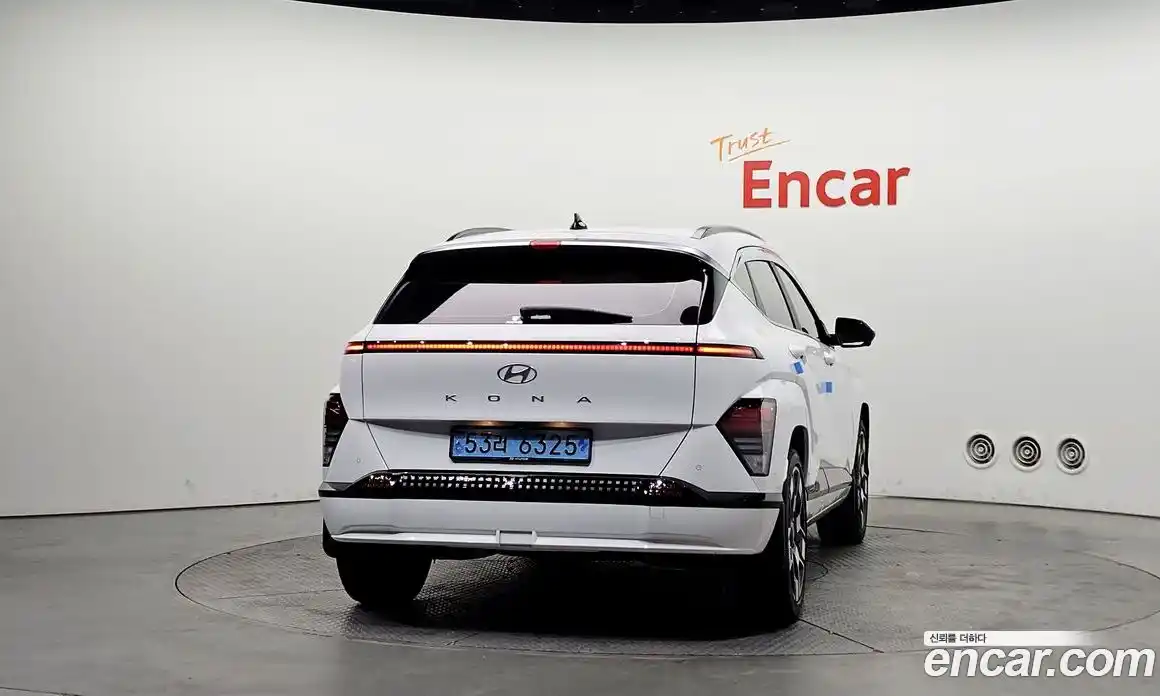 Hyundai Kona 2023 0.2 автомат (гидро), фото 4