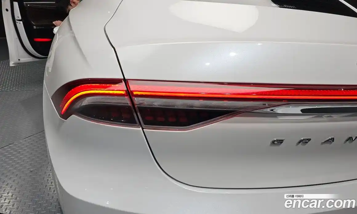 Hyundai Grandeur 2021 3.3 автомат (гидро), фото 9