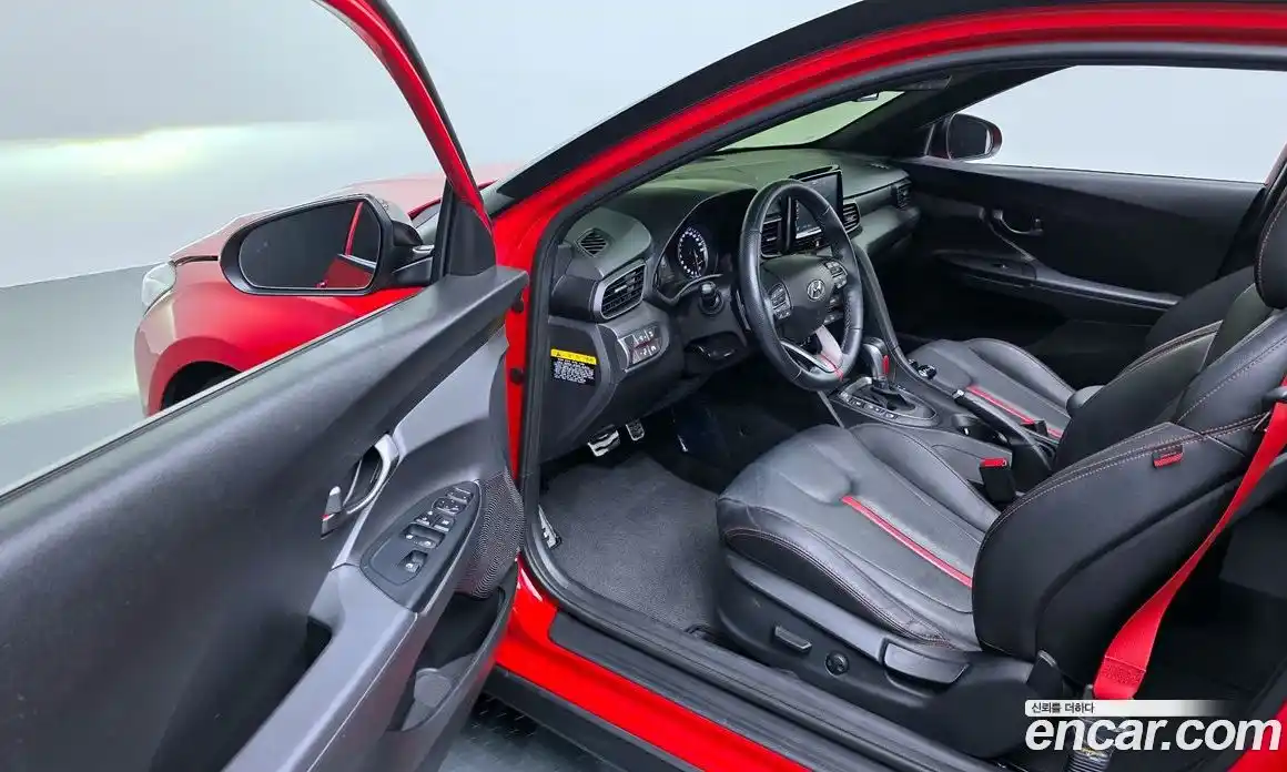 Hyundai Veloster 2018 1.6 автомат (гидро), фото 13