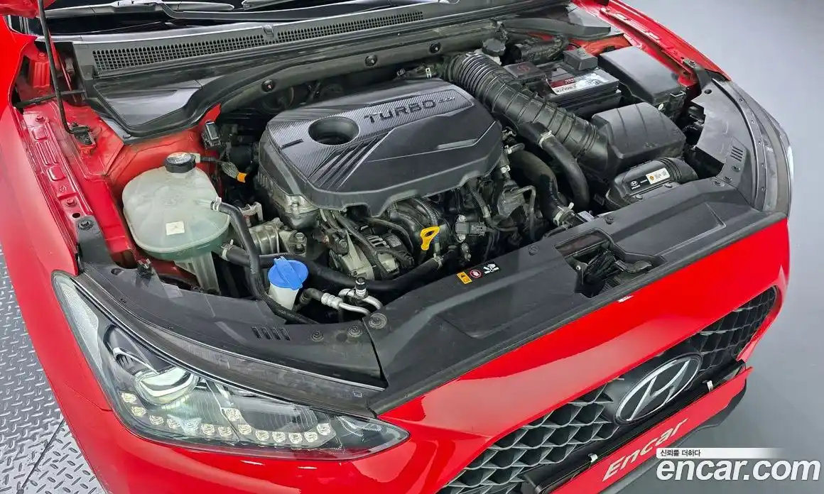 Hyundai Veloster 2018 1.6 автомат (гидро), фото 6