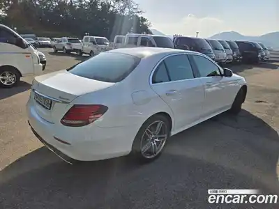 Mercedes-Benz E-Class 2019 2.0 автомат (гидро), миниатюра 4