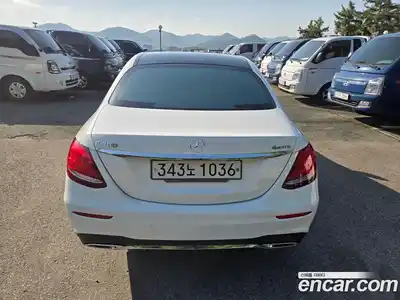 Mercedes-Benz E-Class 2019 2.0 автомат (гидро), миниатюра 5