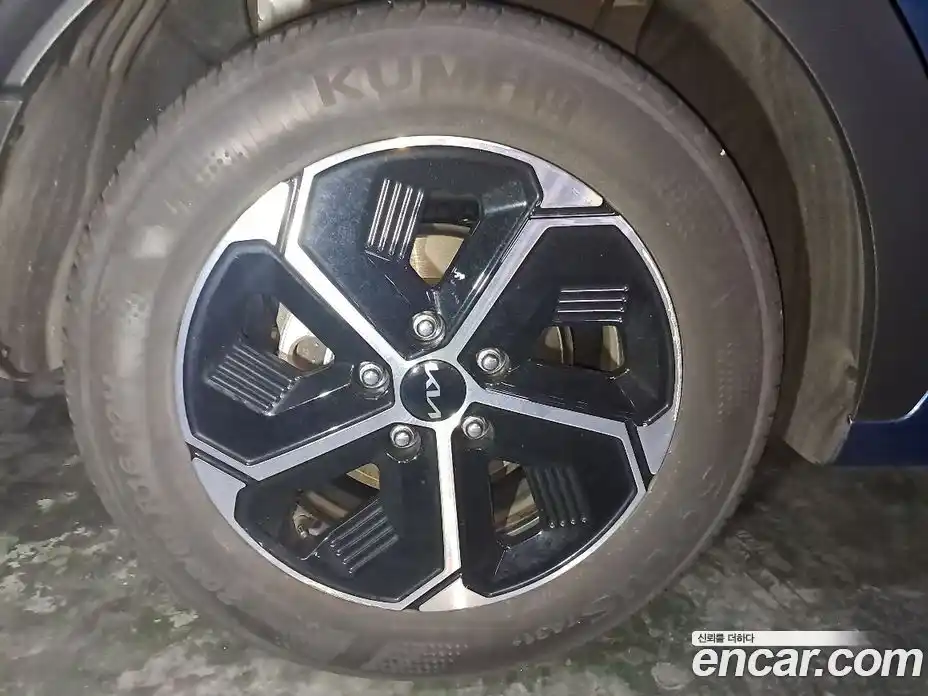 Kia Niro 2022 1.6 автомат (гидро), фото 13