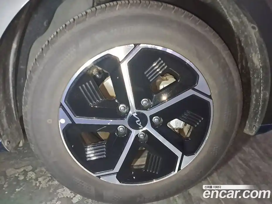 Kia Niro 2022 1.6 автомат (гидро), фото 14