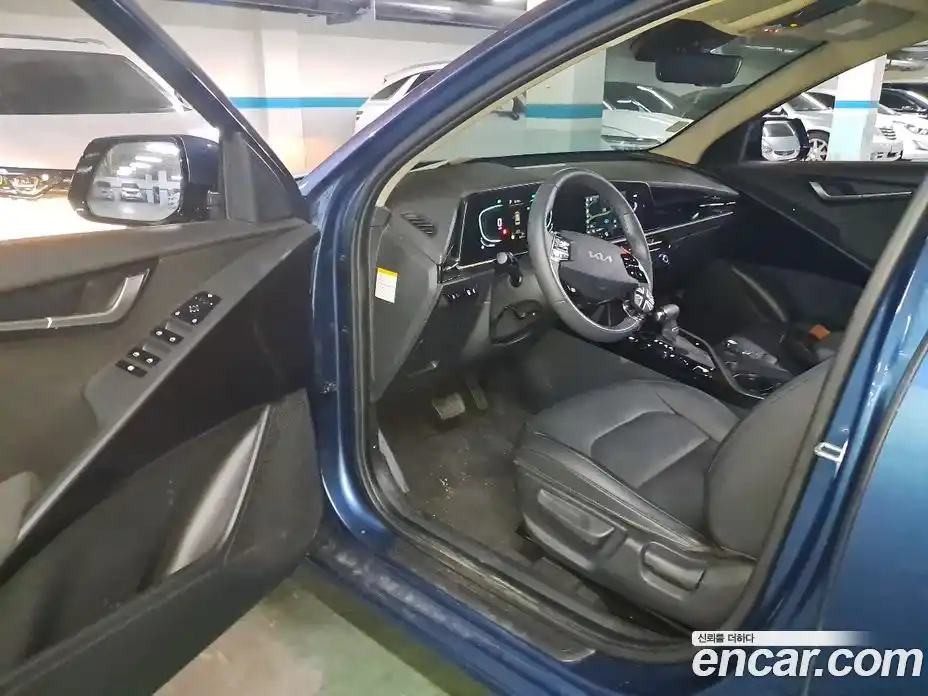 Kia Niro 2022 1.6 автомат (гидро), фото 19