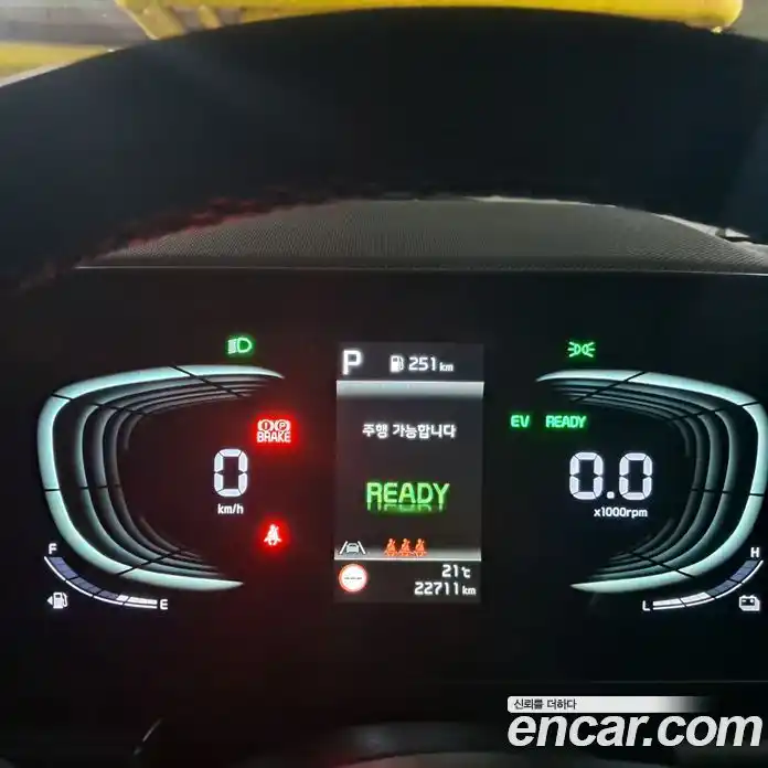 Kia Niro 2022 1.6 автомат (гидро), фото 3