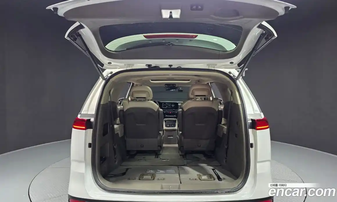 Kia Carnival 2023 2.2 автомат (гидро), фото 26