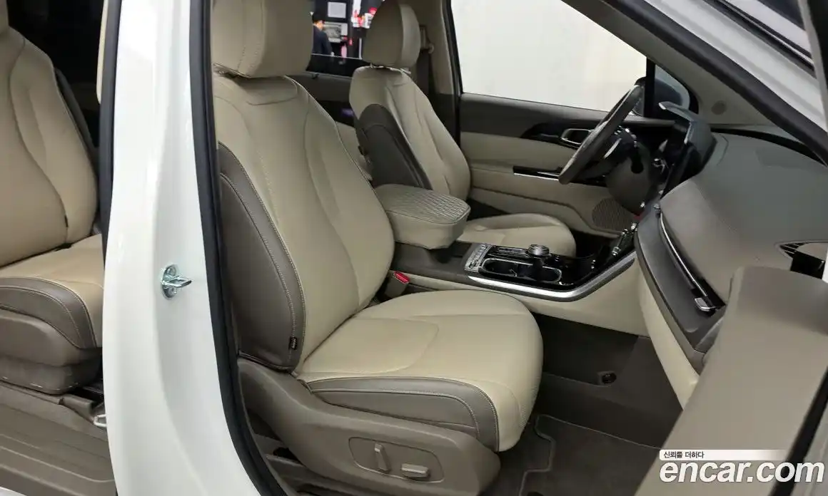 Kia Carnival 2023 2.2 автомат (гидро), фото 17