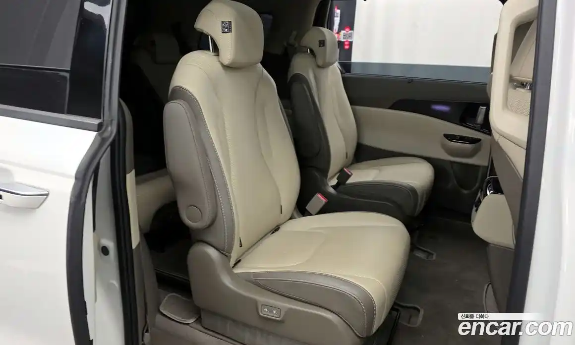 Kia Carnival 2023 2.2 автомат (гидро), фото 18