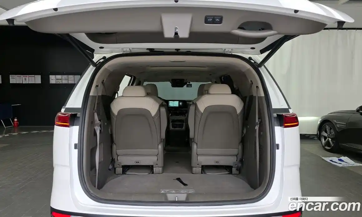 Kia Carnival 2023 2.2 автомат (гидро), фото 26