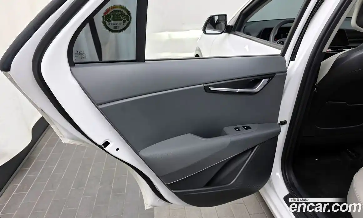 Kia Niro 2022 1.6 автомат (гидро), фото 15