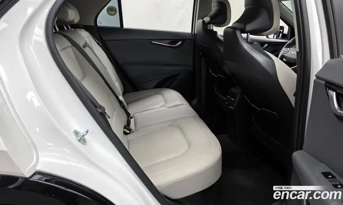Kia Niro 2022 1.6 автомат (гидро), фото 18