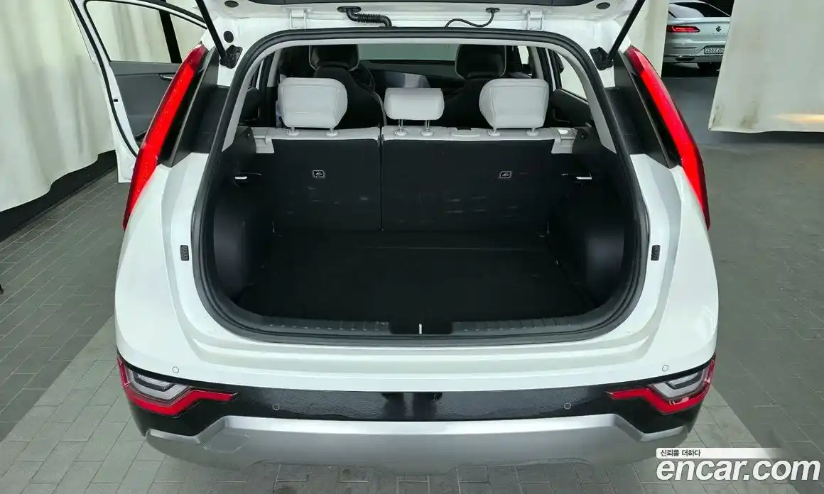 Kia Niro 2022 1.6 автомат (гидро), фото 26