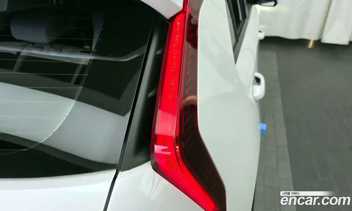 Kia Niro 2022 1.6 автомат (гидро), фото 9
