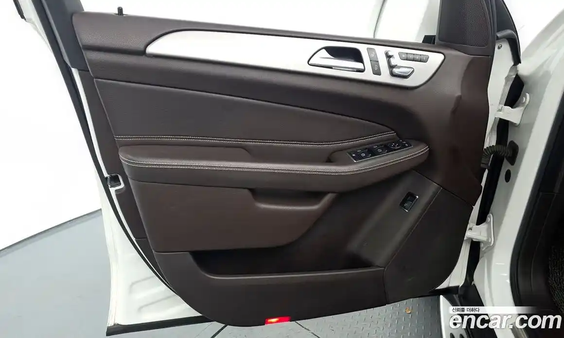 Mercedes-Benz GLE-Class 2018 3.0 гидро, фото 14 Mercedes-Benz GLE-Class 2018 3.0 гидро, фото 14