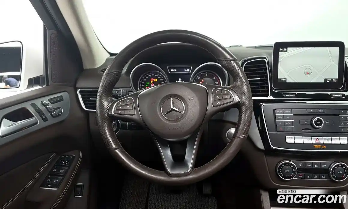 Mercedes-Benz GLE-Class 2018 3.0 гидро, фото 18 Mercedes-Benz GLE-Class 2018 3.0 гидро, фото 18