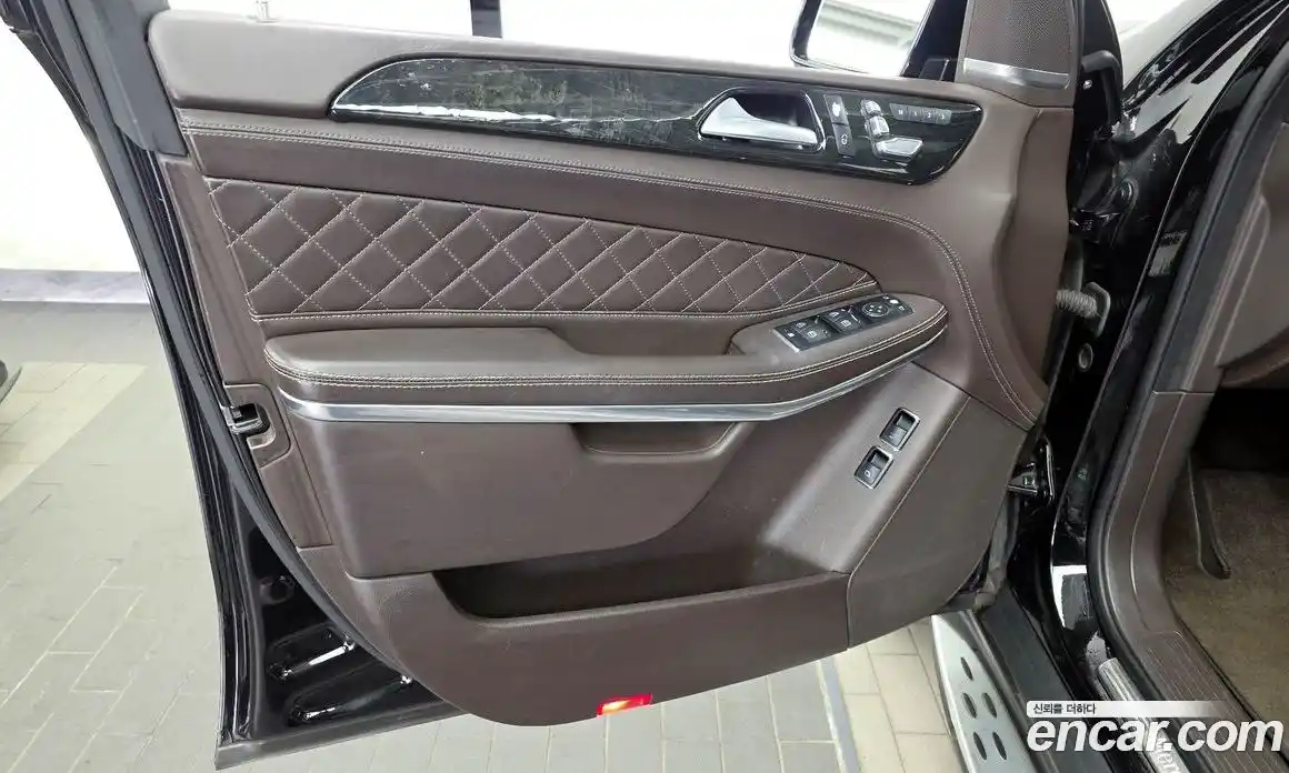 Mercedes-Benz GLS-Class 2017 4.7 гидро, фото 14 Mercedes-Benz GLS-Class 2017 4.7 гидро, фото 14
