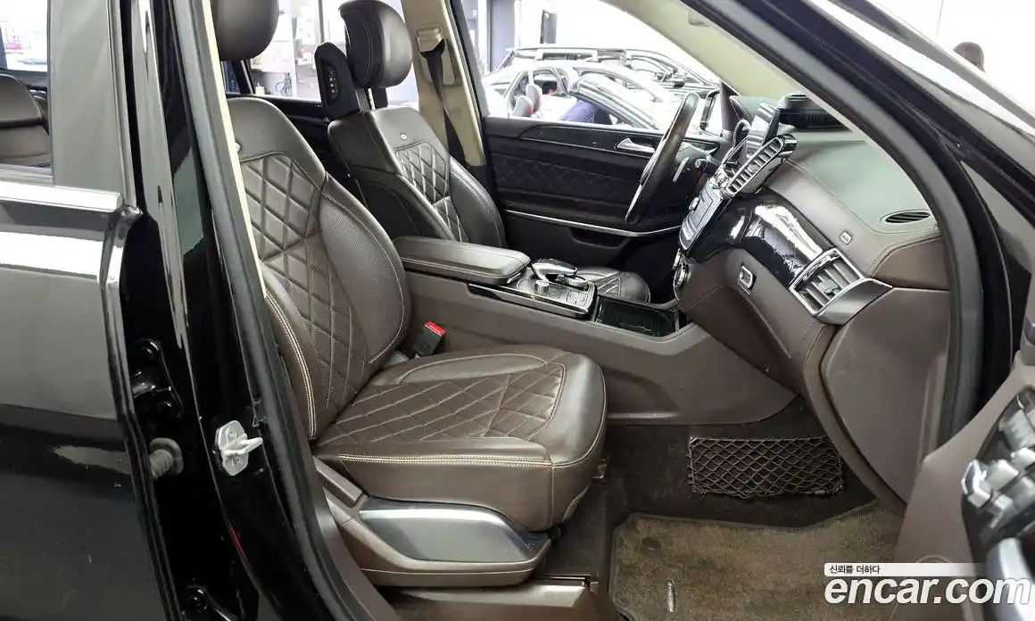 Mercedes-Benz GLS-Class 2017 4.7 гидро, фото 17 Mercedes-Benz GLS-Class 2017 4.7 гидро, фото 17