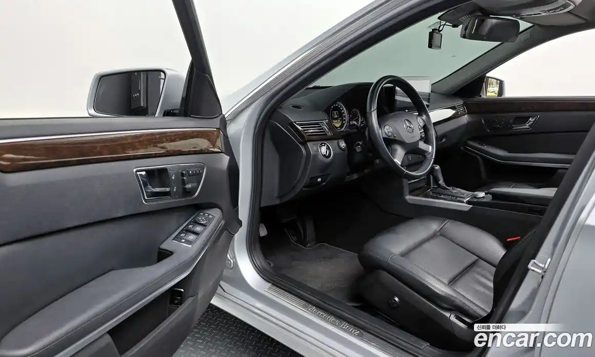 Mercedes-Benz E-Class 2011 1.8 автомат (гидро), фото 11