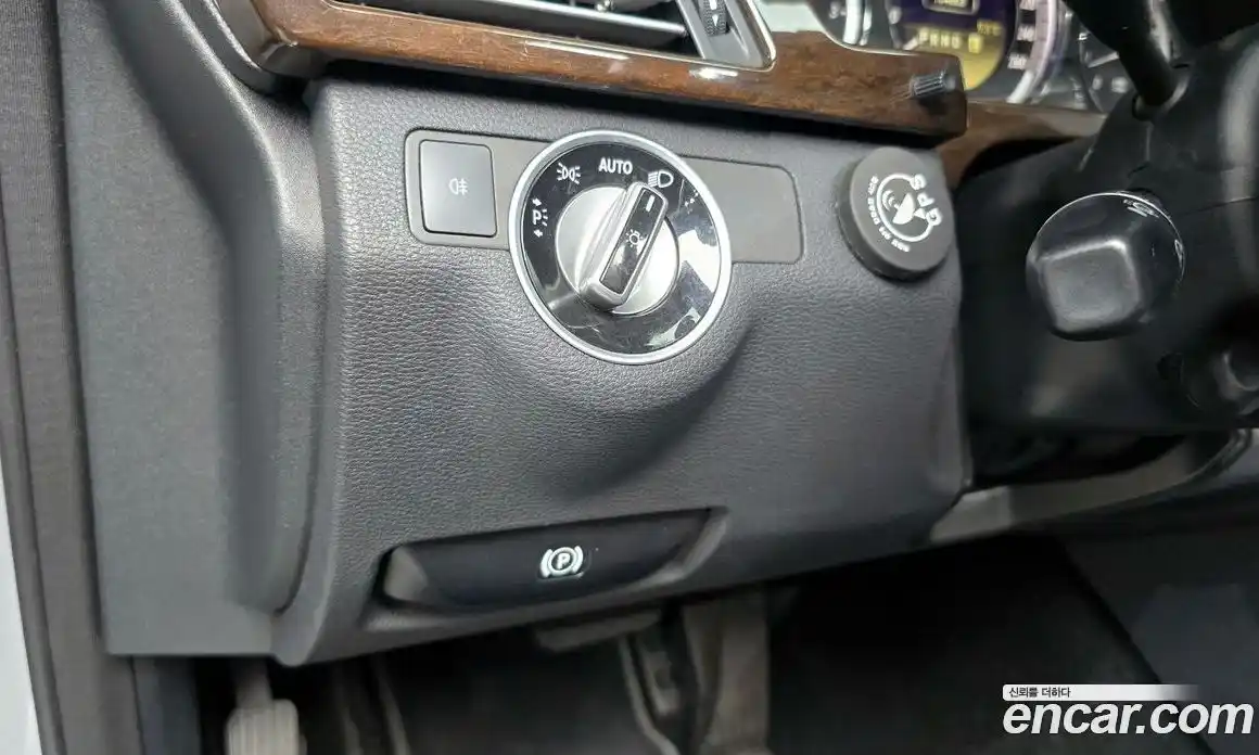 Mercedes-Benz E-Class 2011 1.8 автомат (гидро), фото 18