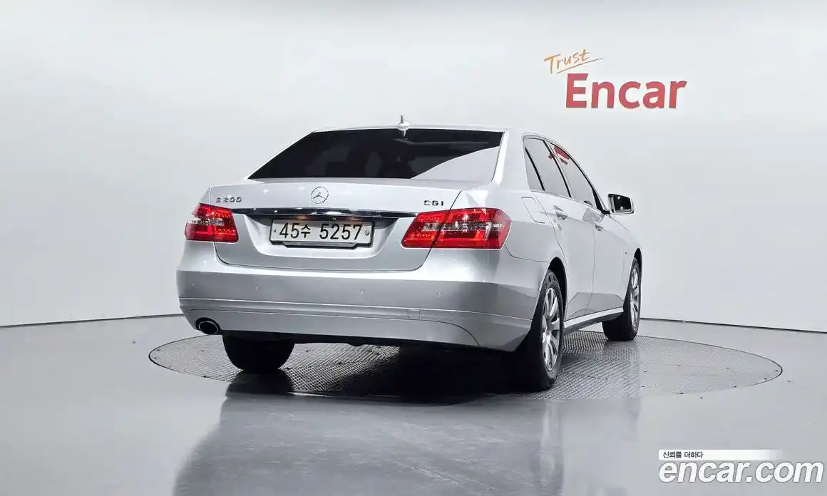 Mercedes-Benz E-Class 2011 1.8 автомат (гидро), фото 4