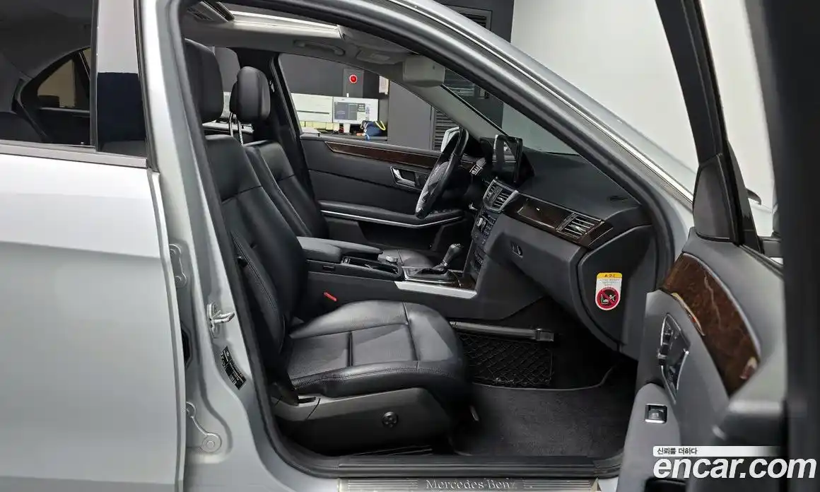 Mercedes-Benz E-Class 2011 1.8 автомат (гидро), фото 10