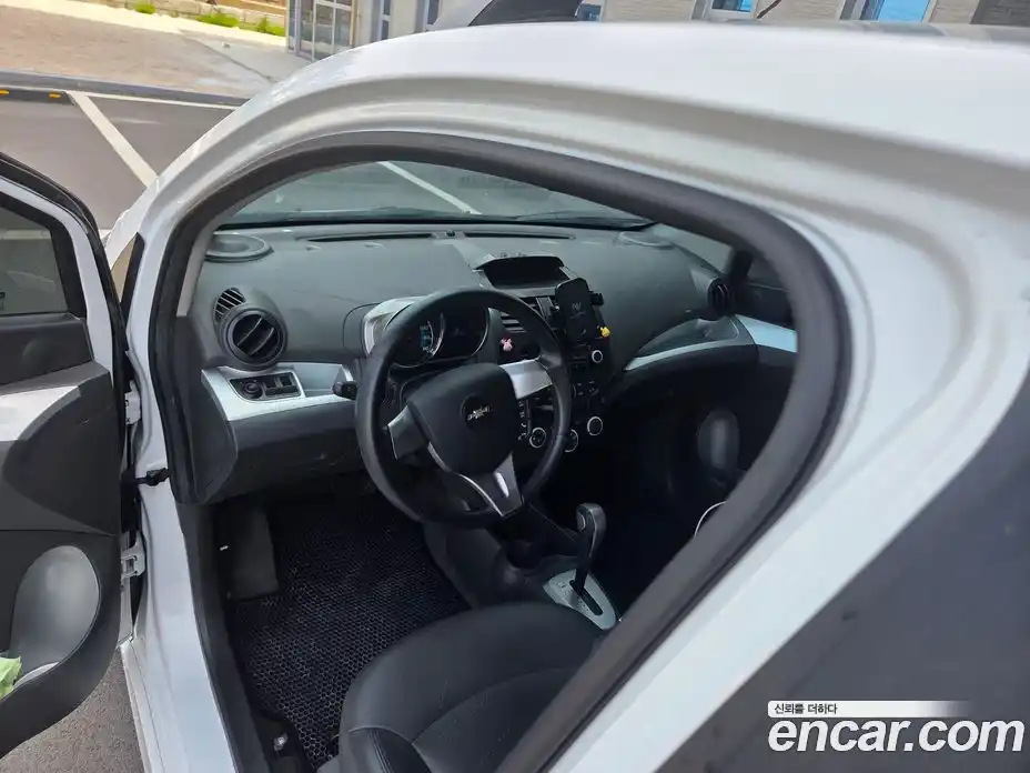 Chevrolet Spark 2015 1.0 автомат (гидро), фото 12