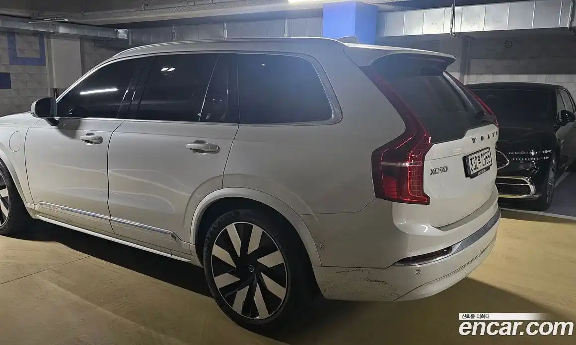 Volvo XC90 2023 2.0 автомат (гидро), фото 5